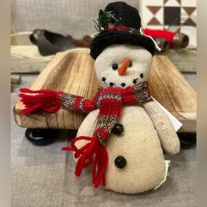 6 1/2" Tall Hanna's Handiworks,LLC Burlap Snowman.